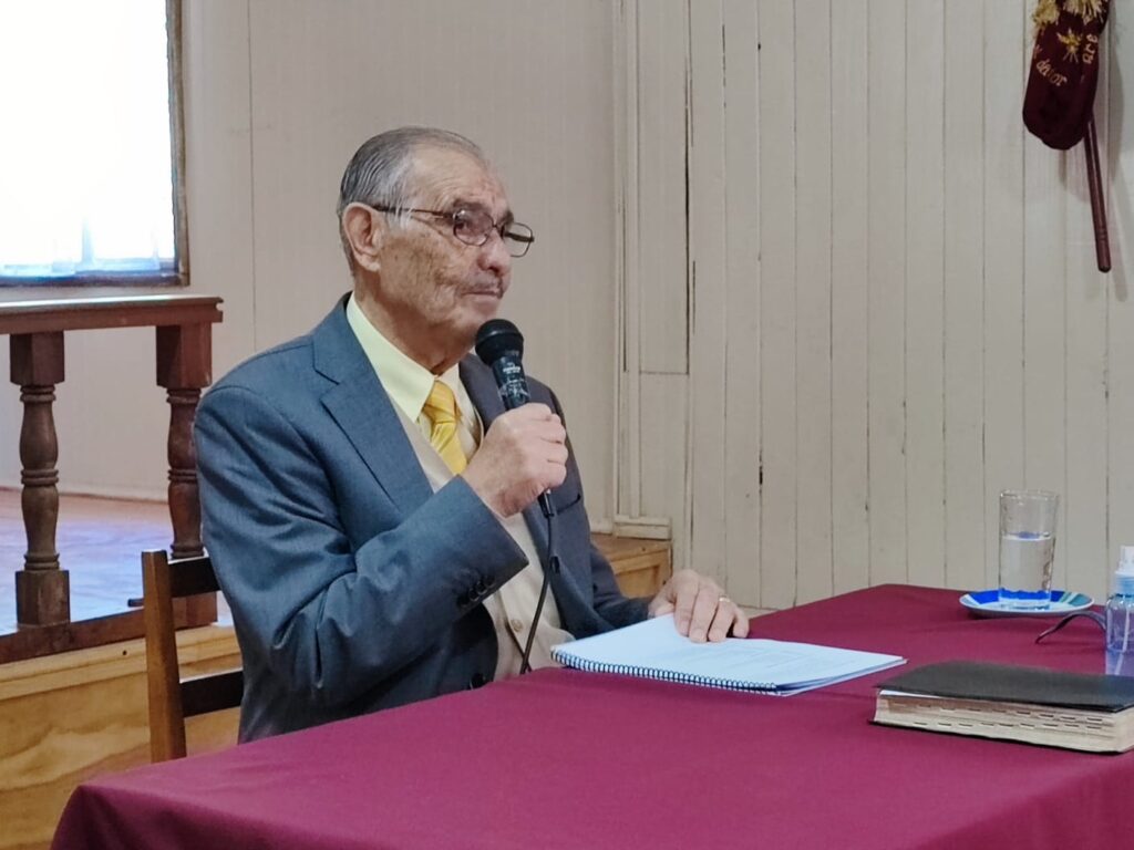 La imagen tiene un atributo ALT vacío; su nombre de archivo es Obispo-Daniel-Balladares-Benavides-1024x768.jpeg